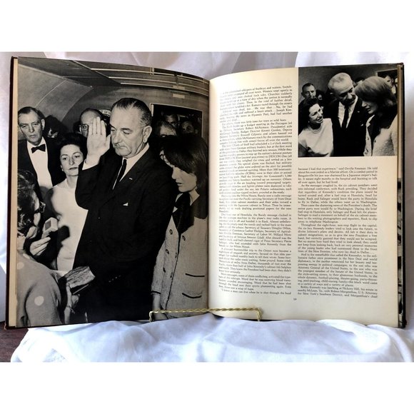 Lot Collection JFK Magazines, Book, Newspaper and Union Pamphlet - Picture 8 of 13